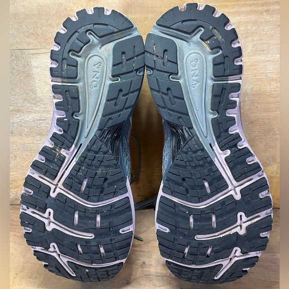 Brooks Adrenaline GTS 18 Womens Size 11.5 (B) Running Shoes Sneakers Gray Purple - Picture 7 of 9